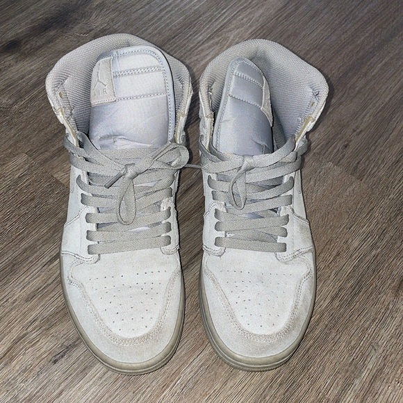 Nike Air Jordan Retro Grey Suede sneakers size -9 - Main Image